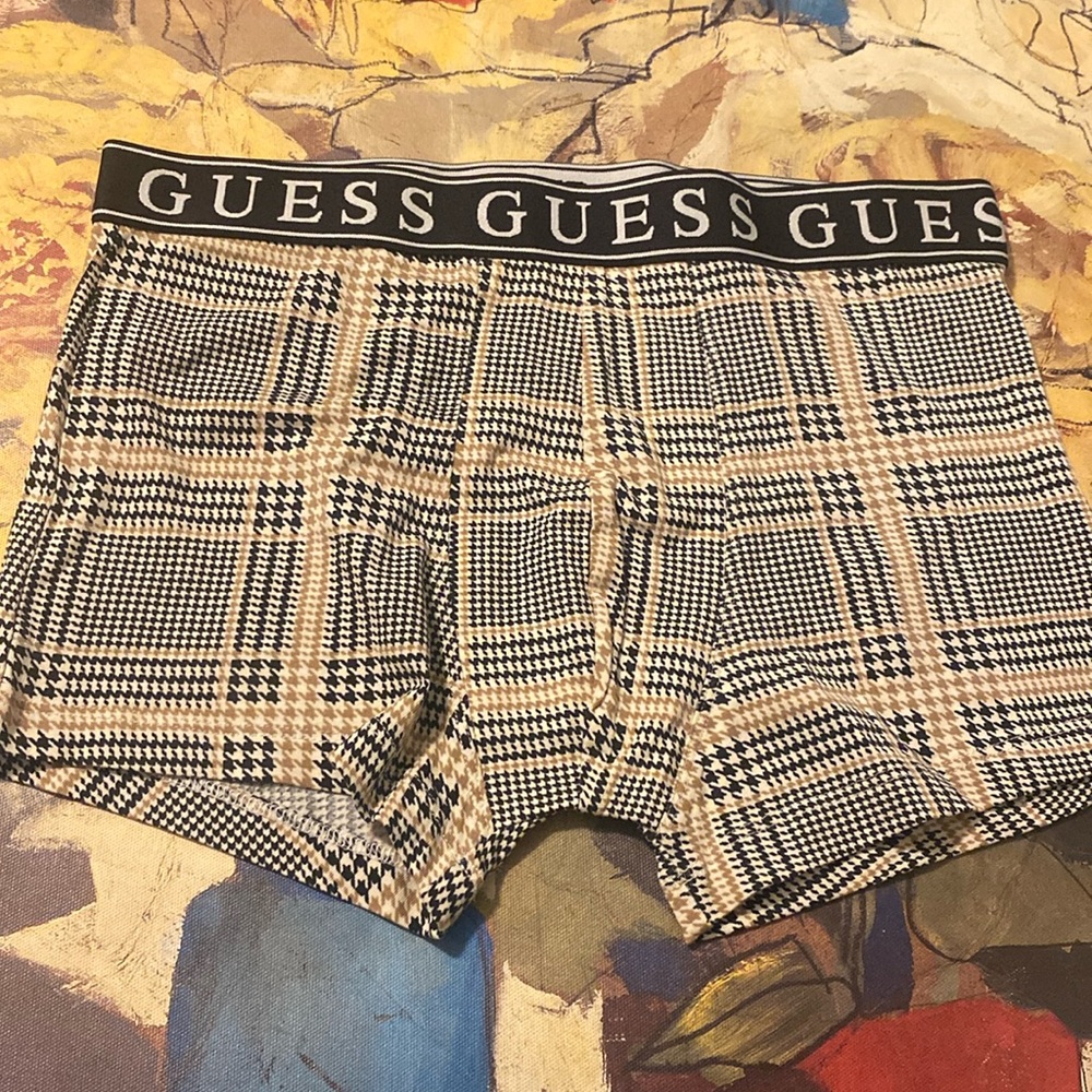 1 GUESS Boxer